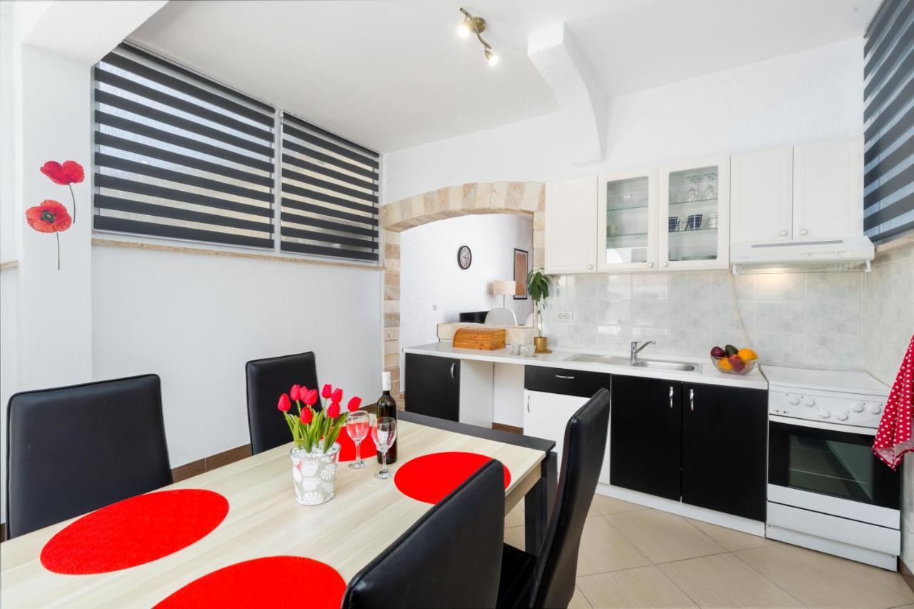 Family Apartment Romina Vrsar Exterior photo